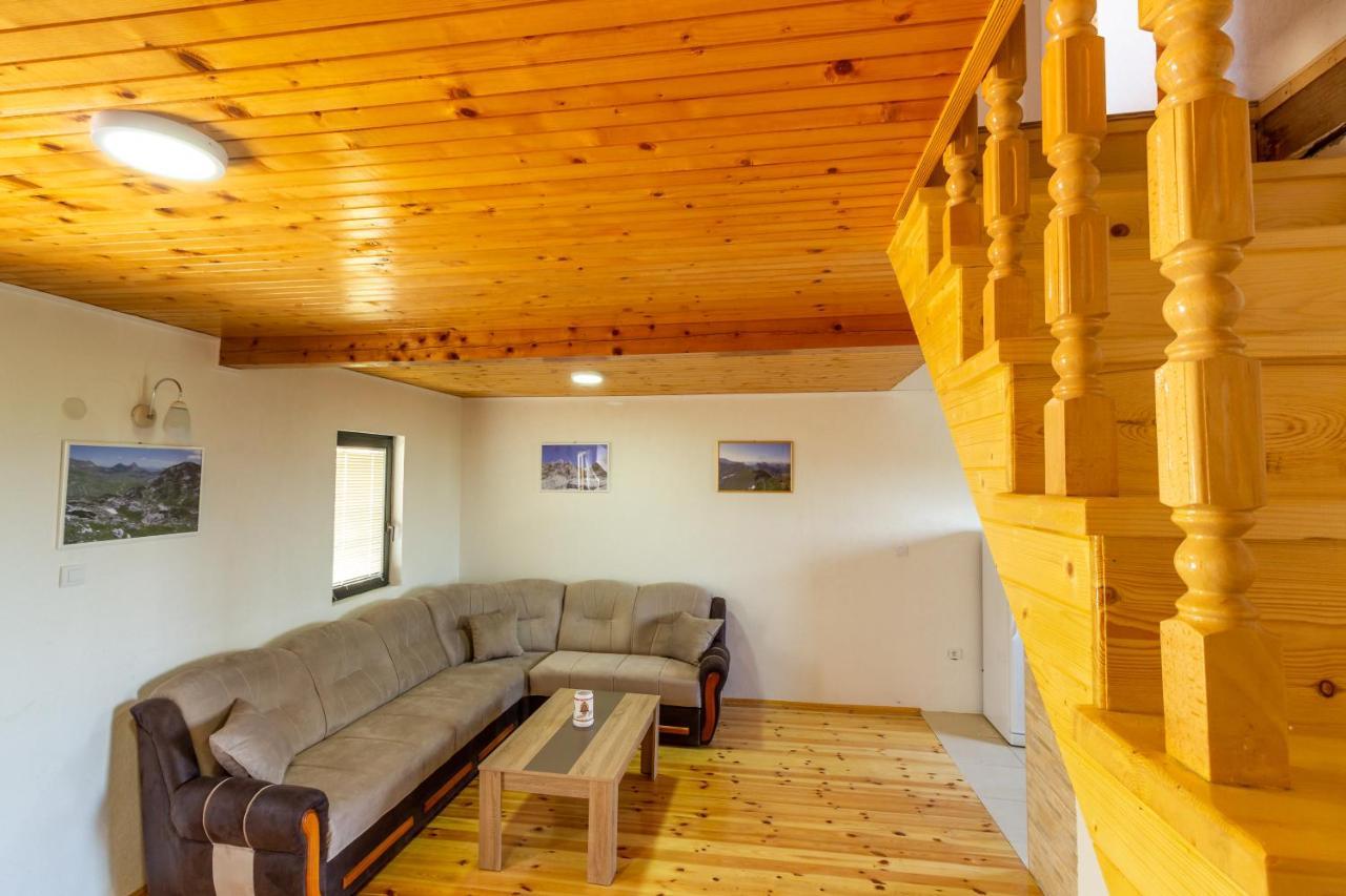 Guesthouse Wolf Žabljak Esterno foto