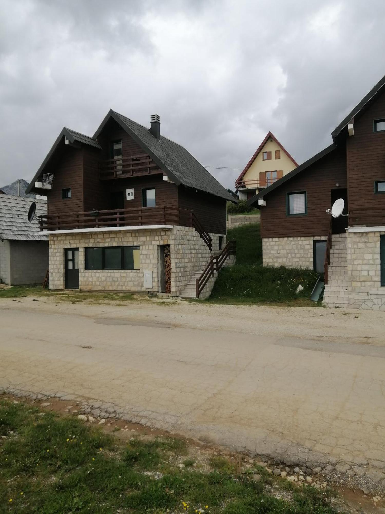 Guesthouse Wolf Žabljak Esterno foto